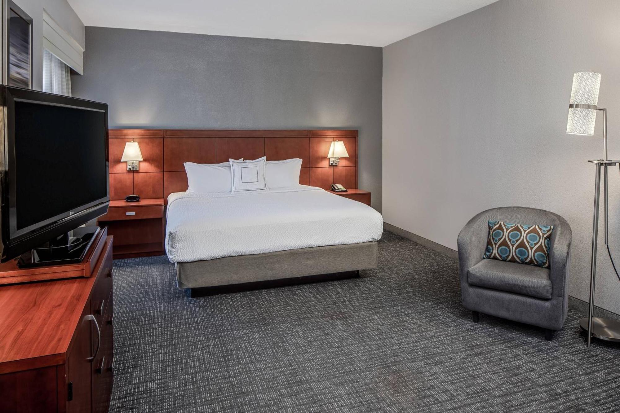 Courtyard By Marriott San Antonio Seaworld/Westover Hills Экстерьер фото